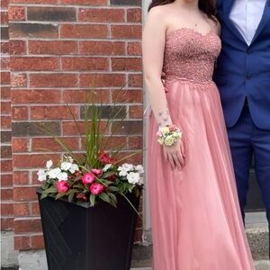 PROM/WOMENS FORMAL DRESS